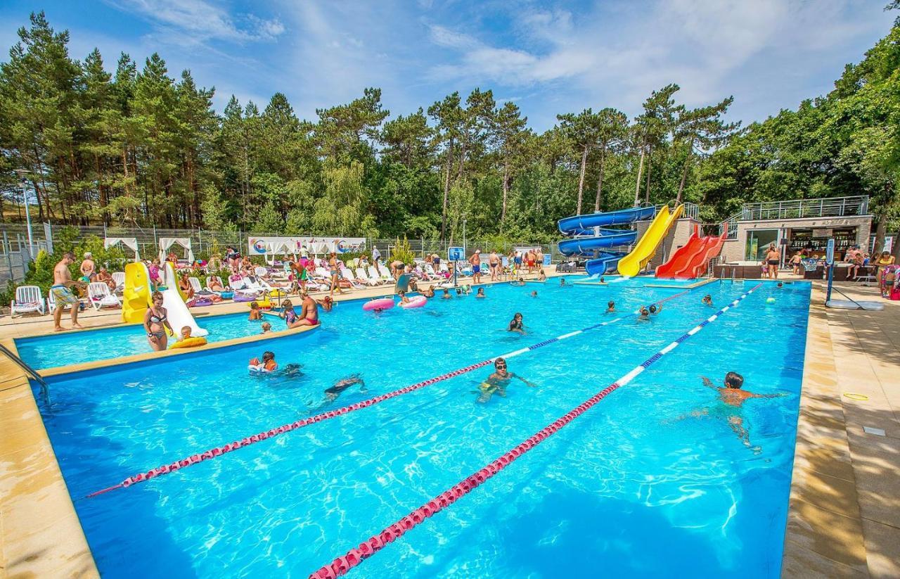 Domki Osrodek Wypoczynkowy Neptun Hotel Darlowo Exterior foto